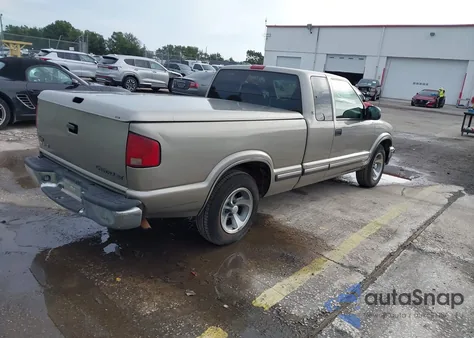 2001 Chevrolet S Truck S10 из США, поврежденный, VIN 1GCCS19WX18142895